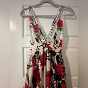 L’ATISTE maxi floral high slit low cut Strappy back dress size medium